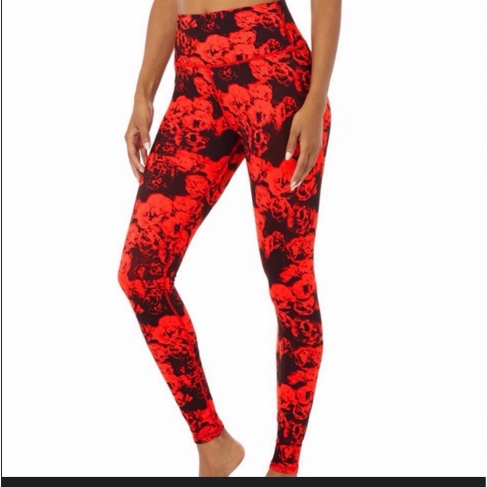 Alo Yoga High-Waist Vapor Roses Size Med leggings Cherry Red Black Floral Active